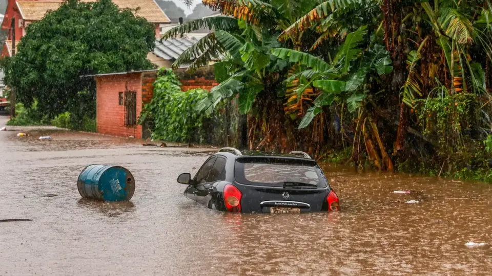 Número de mortos por chuvas no Rio Grande do Sul sobe para 56