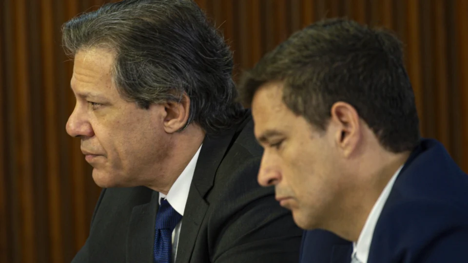 Haddad e Campos Neto se reúnem às vésperas da reunião do Copom. Mercado espera divergências entre votos do colegiado