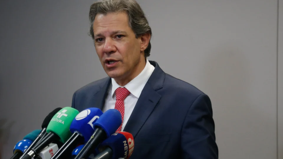 Haddad: Fazenda deve rever PIB para cima e reforma do IR só deve ficar para 2025