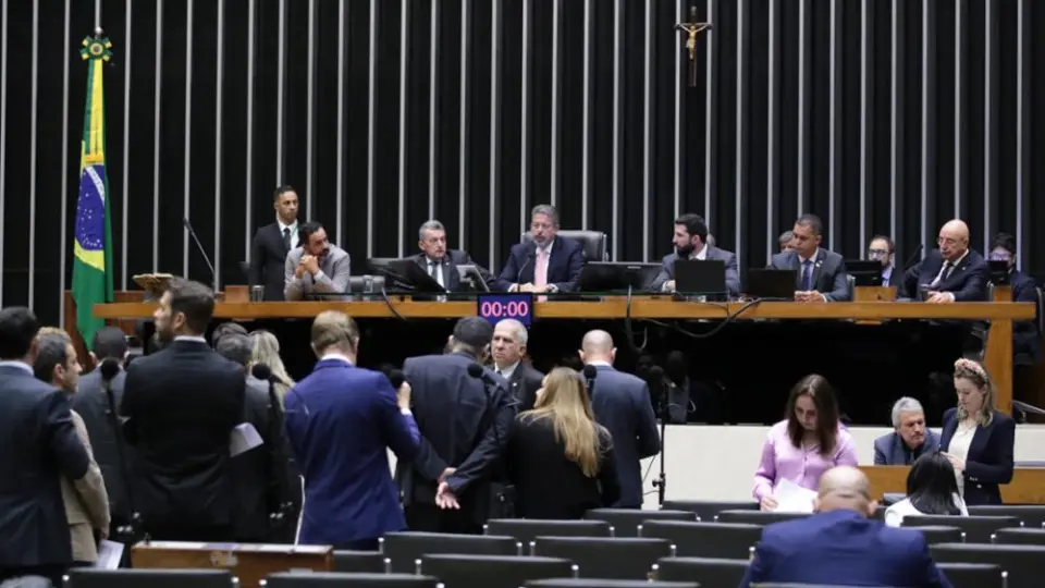 PSOL protocola representação na PGR contra deputados por fake news sobre RS