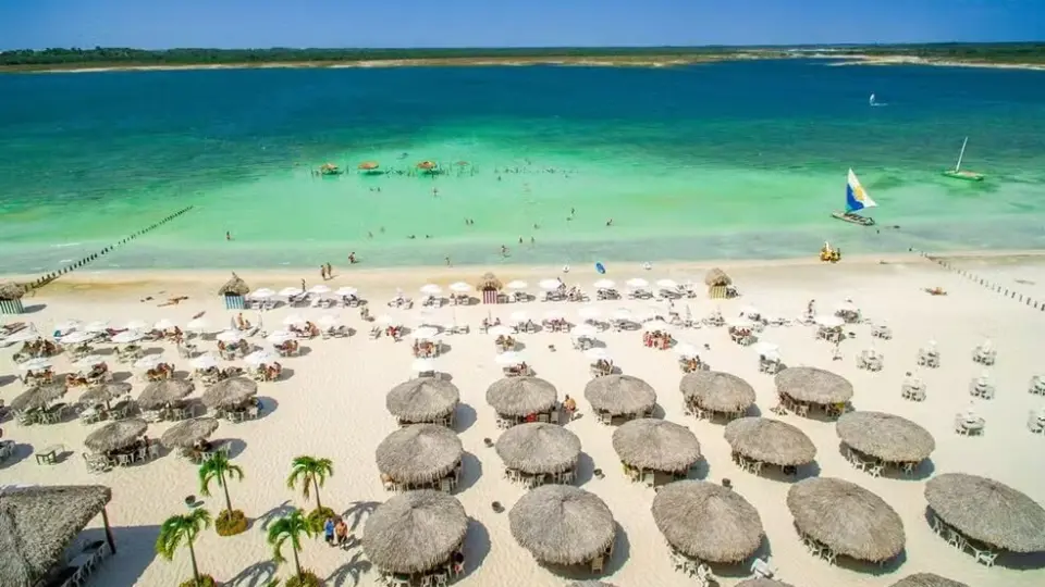 Praia paradisíaca no Ceará, Jericoacoara tem concurso com salários de R$ 5 mil