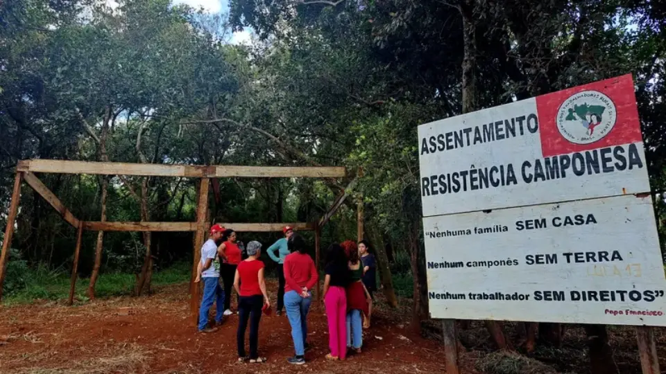 Após 25 anos, ameaça de despejo e vigília, Incra compra fazenda no PR para assentar MST