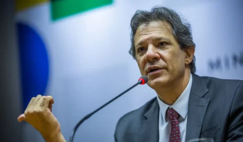 Cerca de 600 bets serão banidas e apostador deve retirar dinheiro já, diz Haddad