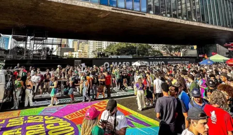 Marcha da Maconha tem protesto contra PEC das Drogas e PL do Estupro