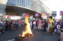 Mulheres voltam às ruas hoje contra o PL do Estupro; confira os locais dos atos