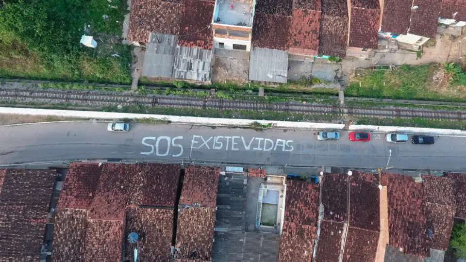 Braskem acelera obra considerada ilegal por moradores de bairro isolado em Maceió