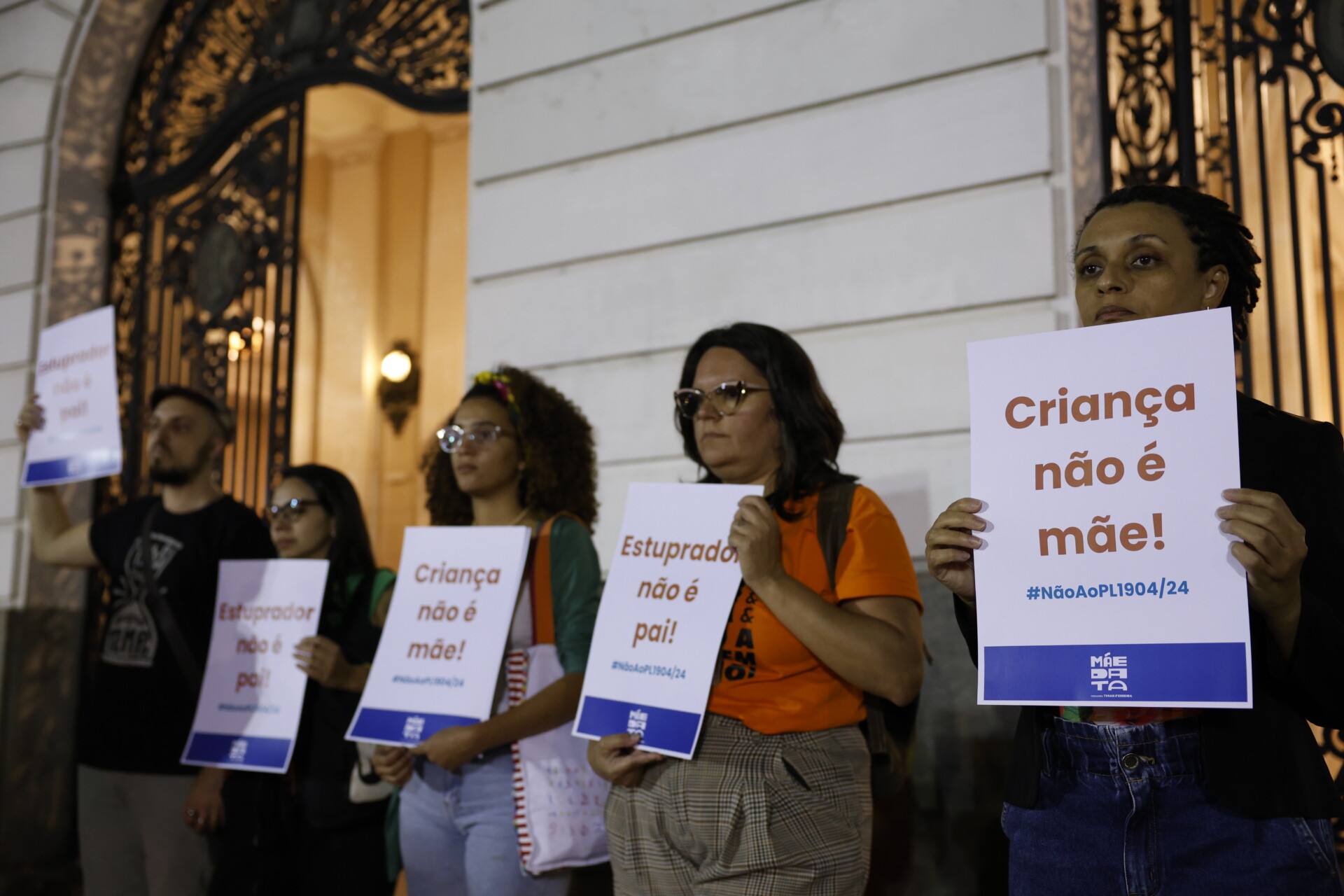 Protesto contra o PL do Aborto na Cinelândia, Rio de janeiro