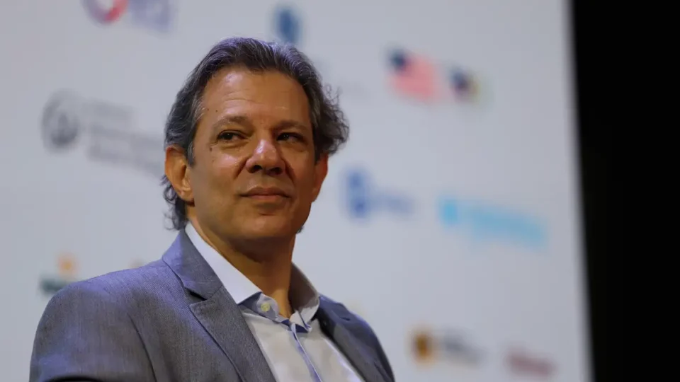 Governo suspende R$ 15 bilhões do Orçamento; Haddad diz que pode haver déficit ‘perto do teto da banda’ este ano