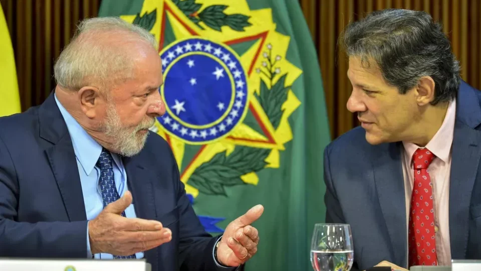 Lula recebe Haddad e equipe econômica nesta 4ª feira para debater pauta fiscal e alta do dólar