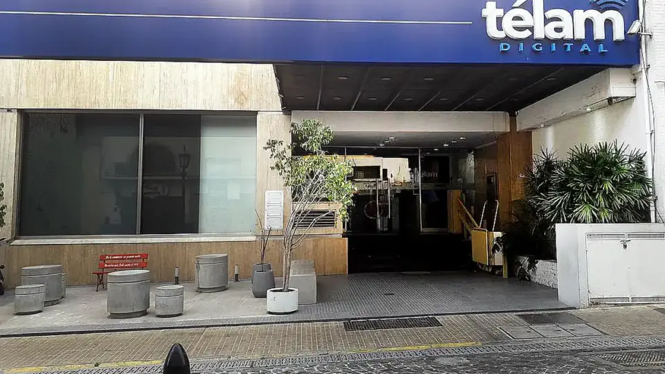 Milei transforma agência de notícias Télam em estatal de publicidade