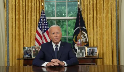 Biden pede ao país para ‘baixar temperatura’ política