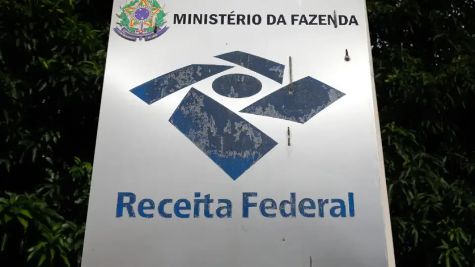 Imposto de Renda 2024: Receita divulga 1º lote residual da restituição; veja como consultar