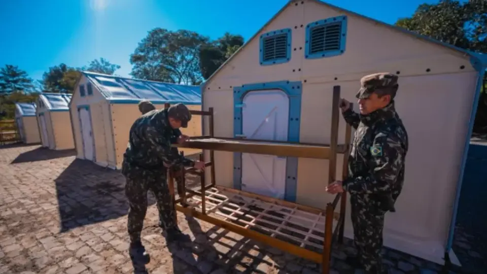 ‘Cidade provisória’ inaugurada após enchente no RS tem 126 casas