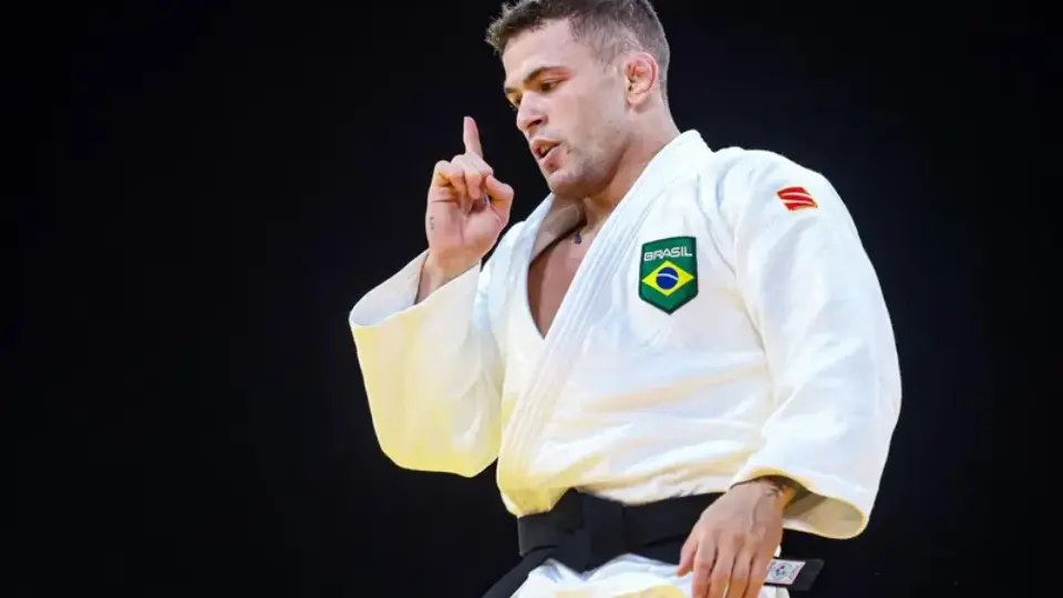 Judô dá as duas primeiras medalhas para o Brasil em Paris; Rayssa Leal fica com bronze 