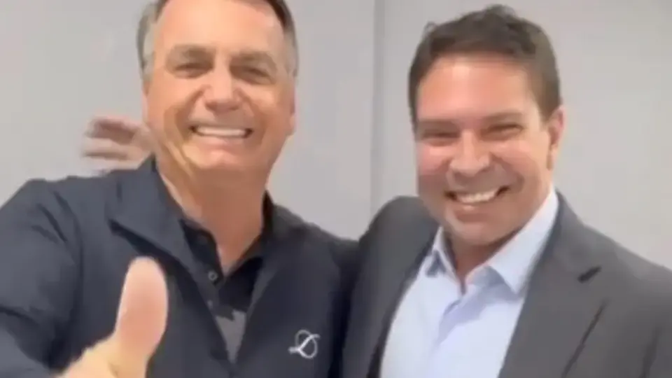 Bolsonaro grava vídeo ao lado de Alexandre Ramagem