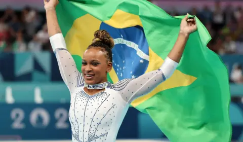 Rebeca Andrade conquista a segunda medalha de prata na Olimpíada de Paris