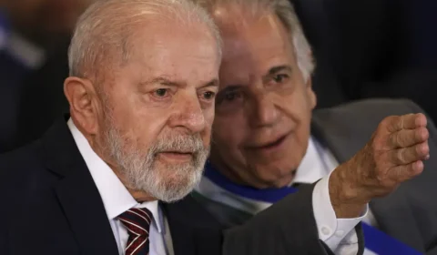 Lula diz que Forças Armadas não devem atuar em nome de ideologia ou pretensões políticas