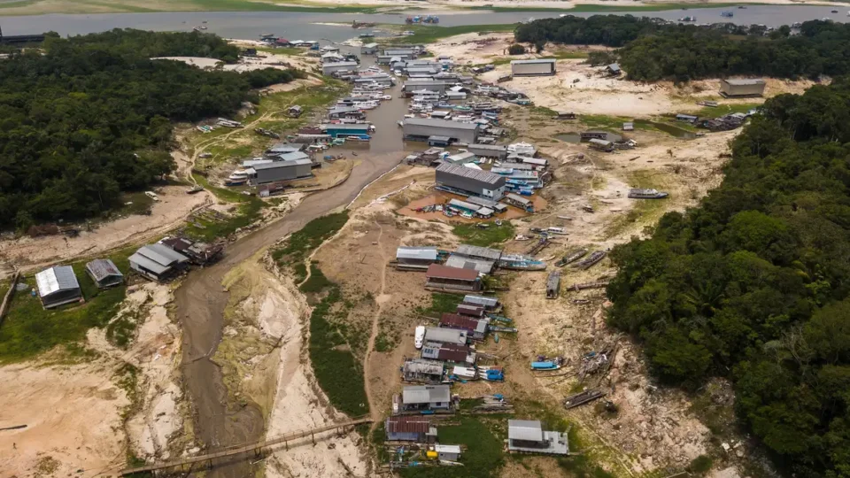 Amazonas tem seca antecipada e recorde de queimadas em agosto