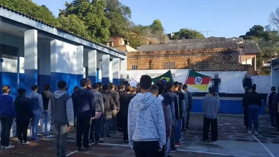 AGU dá parecer pela inconstitucionalidade das escolas cívico-militares do RS