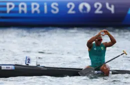 Isaquias Queiroz conquista medalha de prata na canoagem