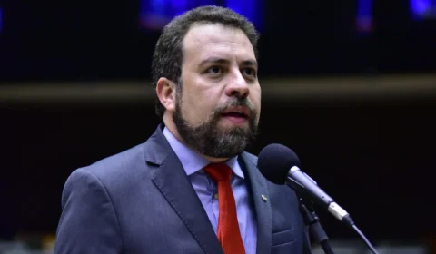 Boulos ganha direito de resposta nas redes de Marçal após ex-coach insinuar uso de drogas