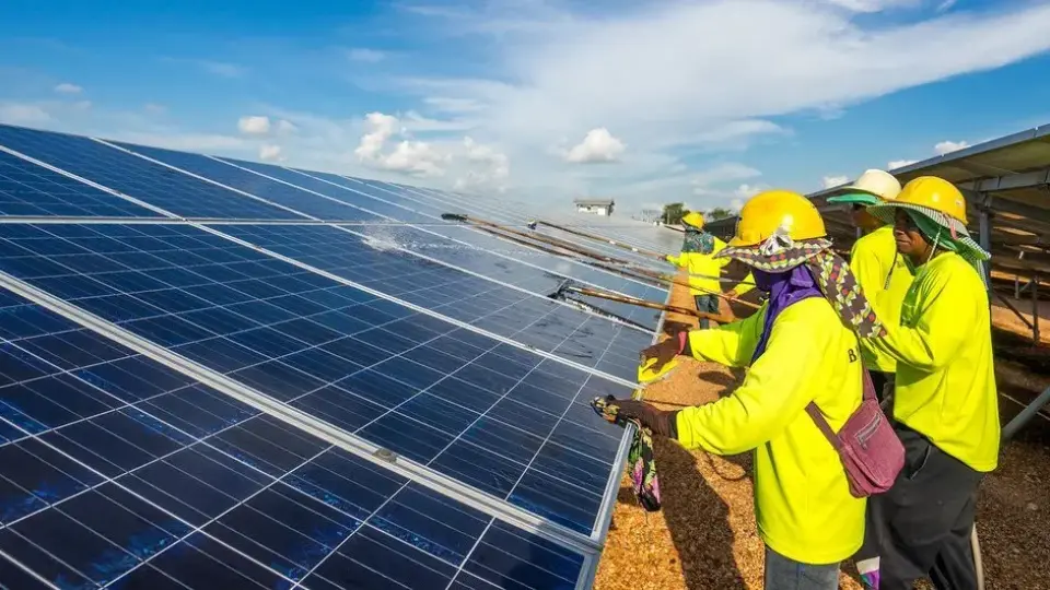 O que é energia renovável e qual o caminho para uma transição energética justa?