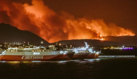 Incêndios florestais colocam Grécia em alerta e 25 localidades são evacuadas