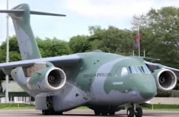 Maior avião de combate ao fogo do país inicia operação em SP após melhora de visibilidade