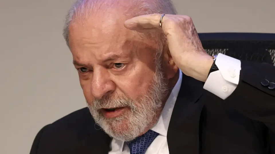 Bets: Lula apoia proposta de Kajuru que proíbe apostas em cartão amarelo e vermelho