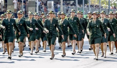 Governo publica regras para o alistamento militar feminino aos 18 anos; entenda