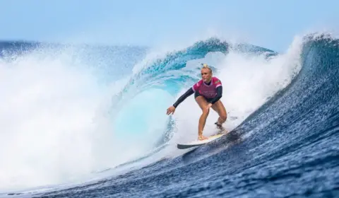 Tatiana Weston-Webb conquista prata inédita para o surfe brasileiro