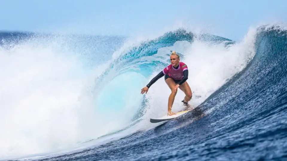 Tatiana Weston-Webb conquista prata inédita para o surfe brasileiro