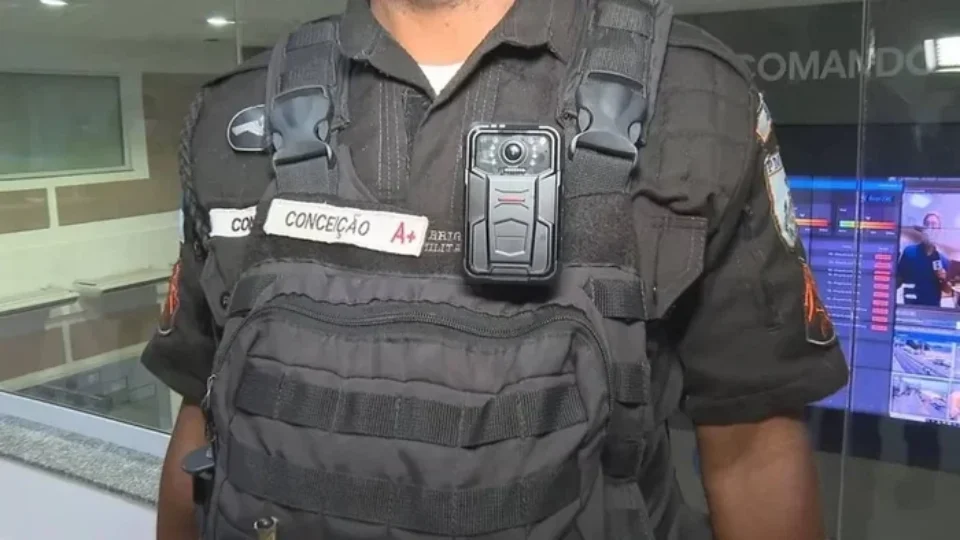 Câmeras de uniformes apontam extorsão, tortura e outros supostos crimes de PMs no RJ