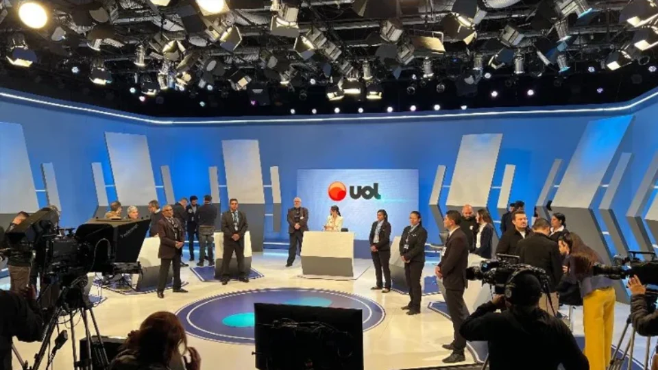 Debate na Rede TV!/UOL foi marcado por confrontos e poucas propostas