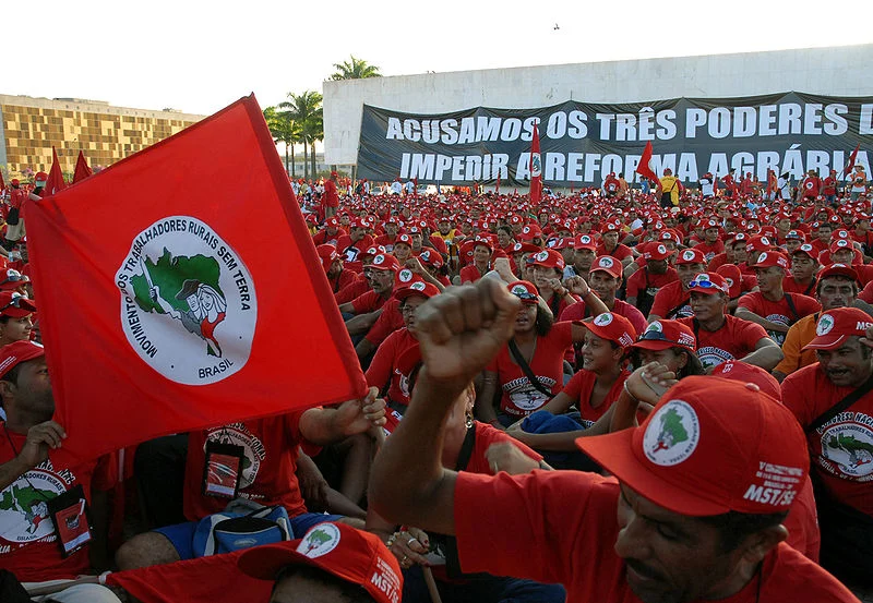 O MST, movimento brasileiro que luta principalmente pela Reforma Agrária, é um dos exemplos de influência da obra de Marx. Crédito: Wilson Dias/ AgenciaBrasil