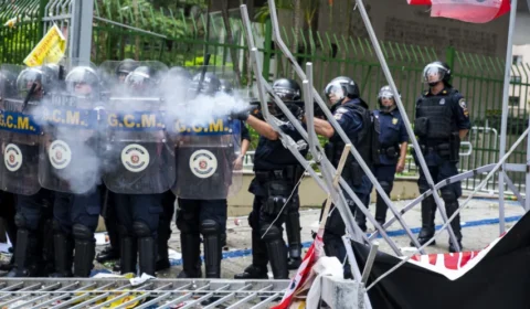 Em cidades de São Paulo, guarda civil se militarizou para exercer papel de polícia