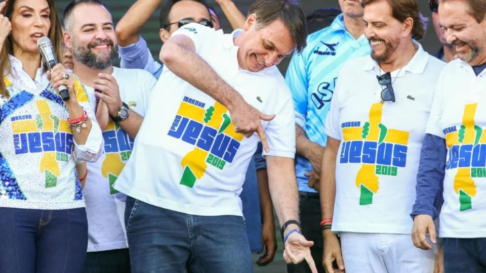 Em entrevista, Jair Bolsonaro afirma ser contra o fim da escala 6×1