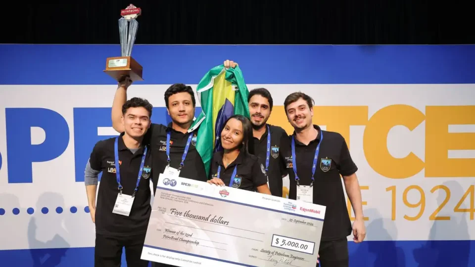 Alunos de engenharia da UFRJ vencem competição internacional nos EUA