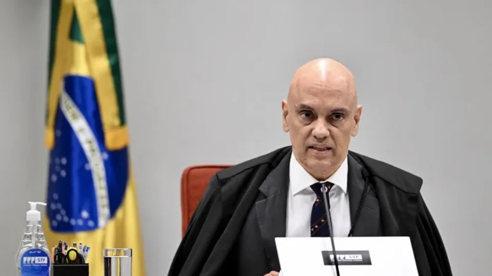 Moraes aguarda documentos finais para decidir sobre pedido de desbloqueio do X