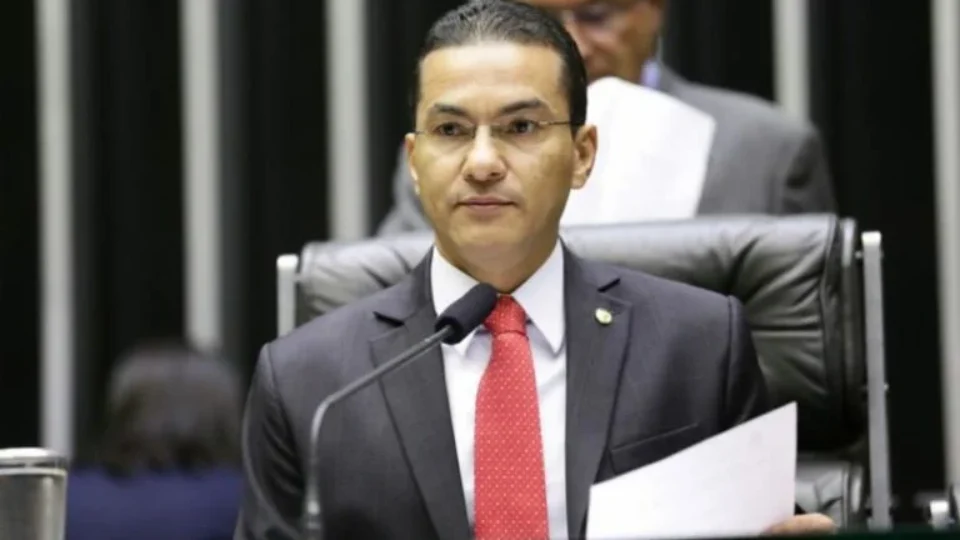 Marcos Pereira desiste de candidatura à sucessão de Lira para abrir caminho a colega de partido