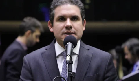 Candidato à sucessão de Lira se reúne com Lula e Bolsonaro em busca de consenso