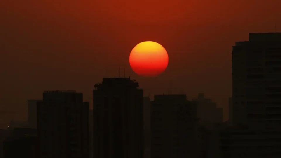 Calor deve aumentar antes de chegada de nova frente fria