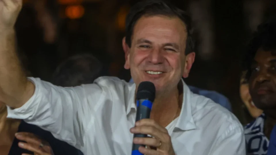 Eduardo Paes sinaliza trégua a Castro após estadualizar eleição no RJ