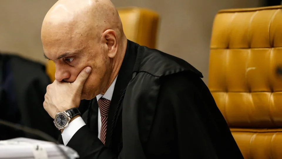 X diz que pagará todas as multas e Moraes manda liberar contas bancárias da rede