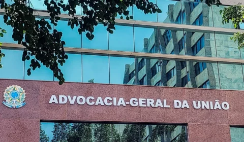 Penduricalho da AGU abre crise no governo e pode provocar suspensão de acordo salarial