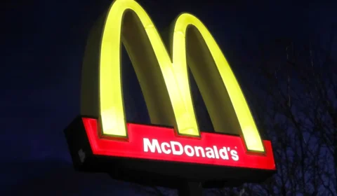 EUA: surto de E. coli pode estar relacionado a sanduíche do McDonald’s