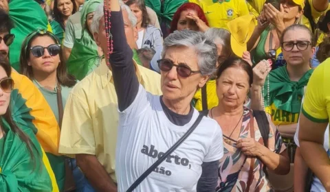 Cássia Kis vira ré por homofobia e pode pagar multa de R$ 1 milhão