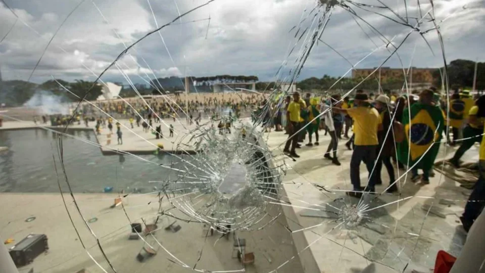 Cid orientou manifestantes a marchar contra o STF e o Congresso em 2022