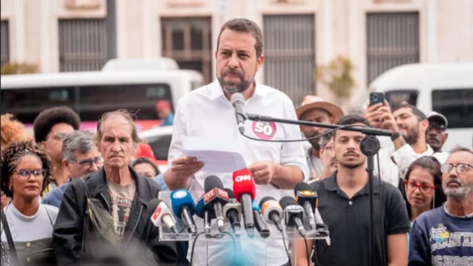 Boulos lança carta para tentar reduzir rejeição e decide dormir na casa de eleitores