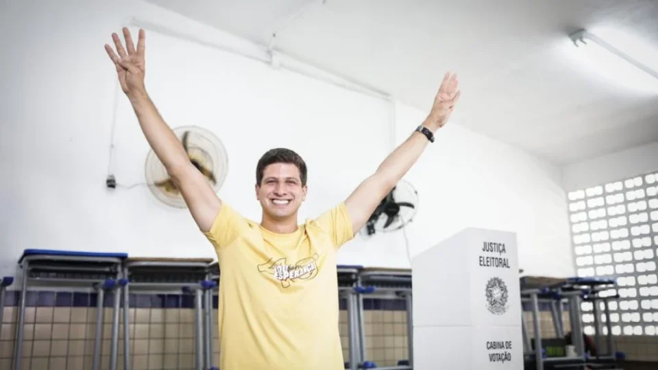 João Campos, do PSB, é reeleito prefeito de Recife